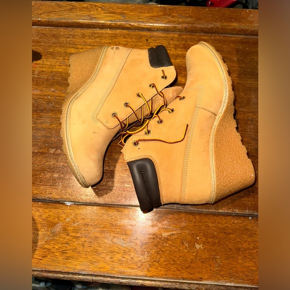 Timberland Women’s SZ8 - Picture 2 of 9